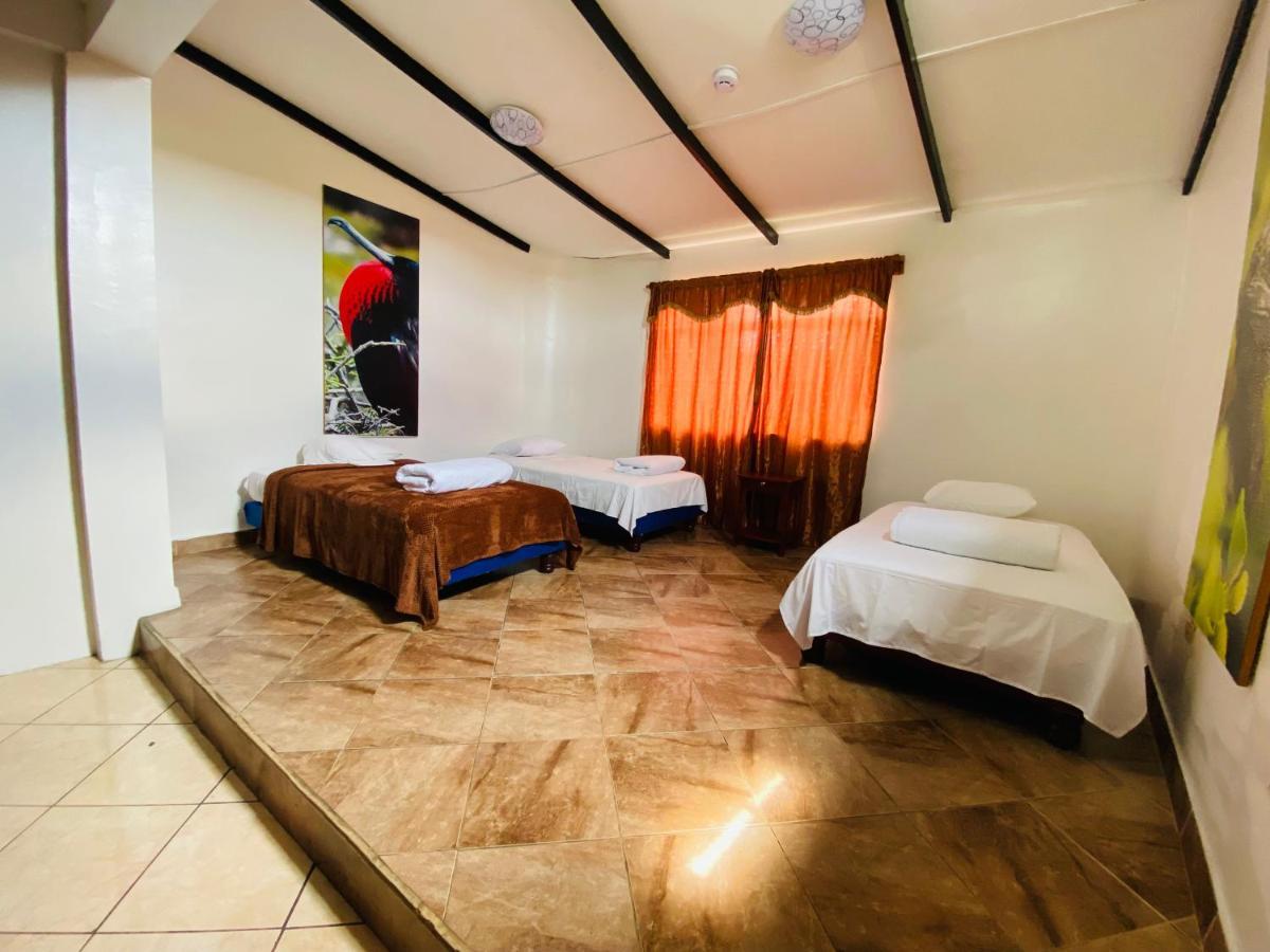 Hotel Crossman Puerto Ayora  Ngoại thất bức ảnh