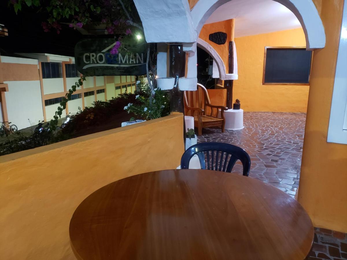 Hotel Crossman Puerto Ayora  Ngoại thất bức ảnh