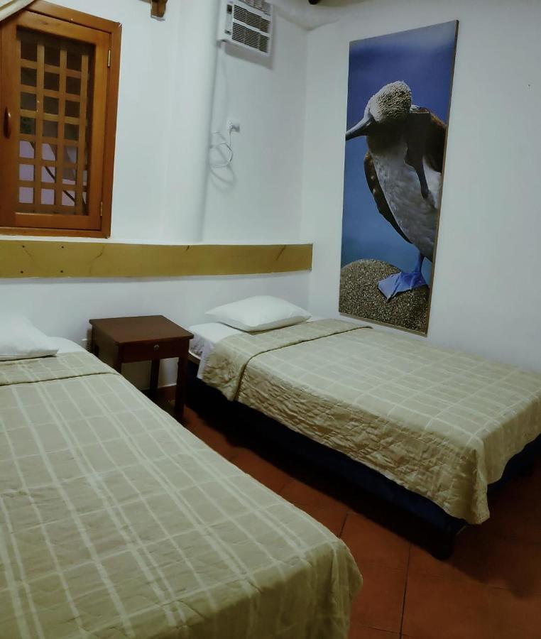 Hotel Crossman Puerto Ayora  Ngoại thất bức ảnh