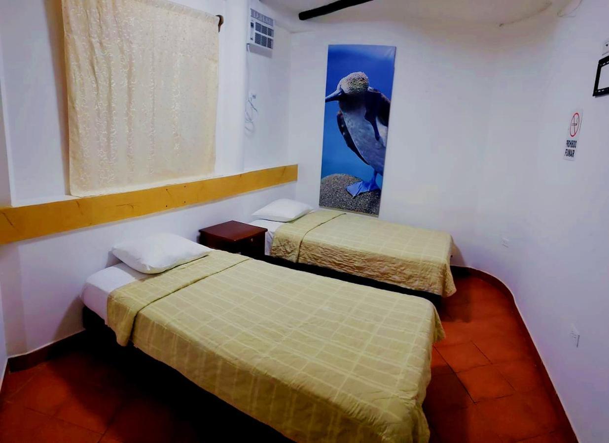 Hotel Crossman Puerto Ayora  Ngoại thất bức ảnh