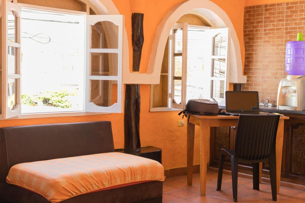 Hotel Crossman Puerto Ayora  Ngoại thất bức ảnh