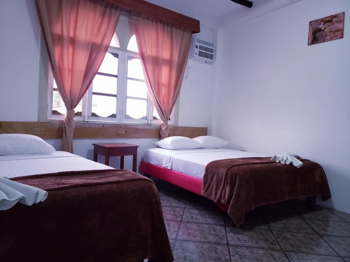Hotel Crossman Puerto Ayora  Ngoại thất bức ảnh