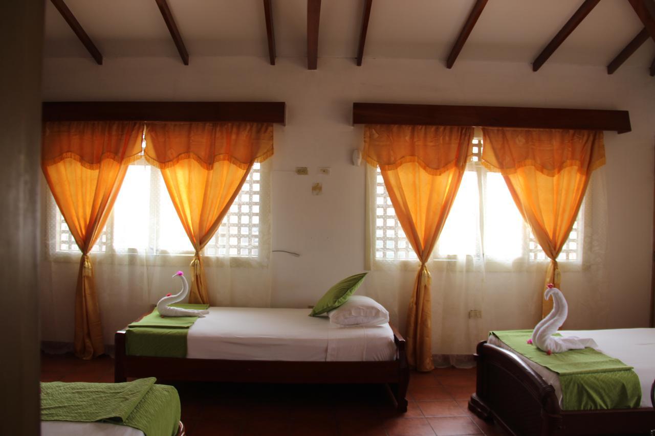 Hotel Crossman Puerto Ayora  Ngoại thất bức ảnh
