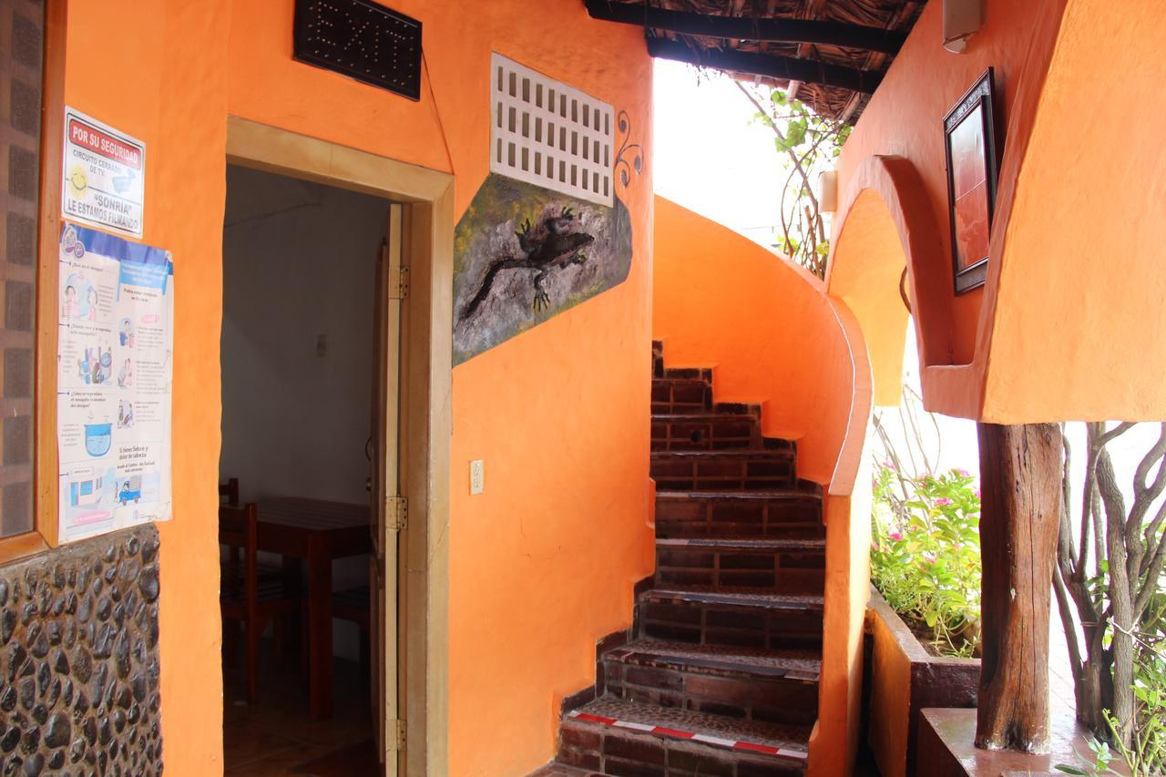 Hotel Crossman Puerto Ayora  Ngoại thất bức ảnh
