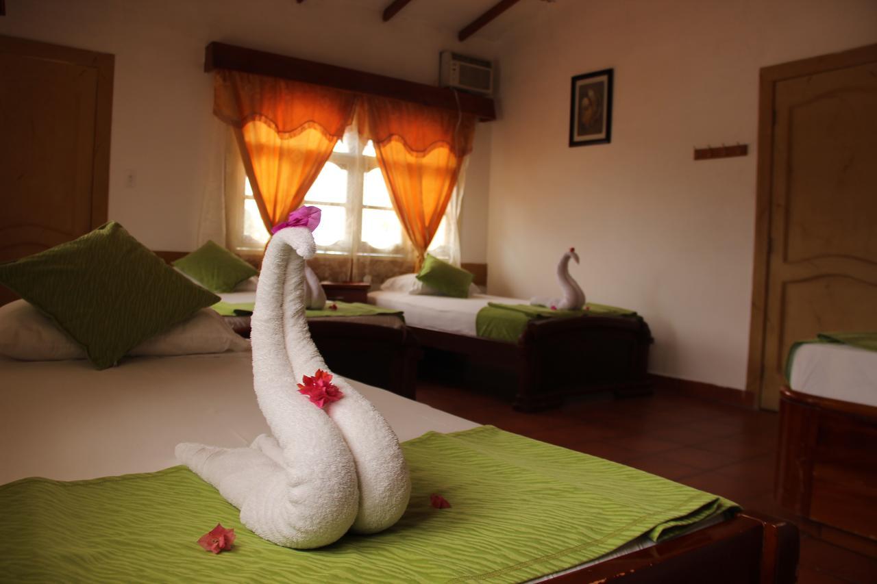 Hotel Crossman Puerto Ayora  Ngoại thất bức ảnh