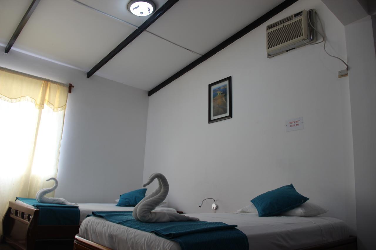 Hotel Crossman Puerto Ayora  Ngoại thất bức ảnh