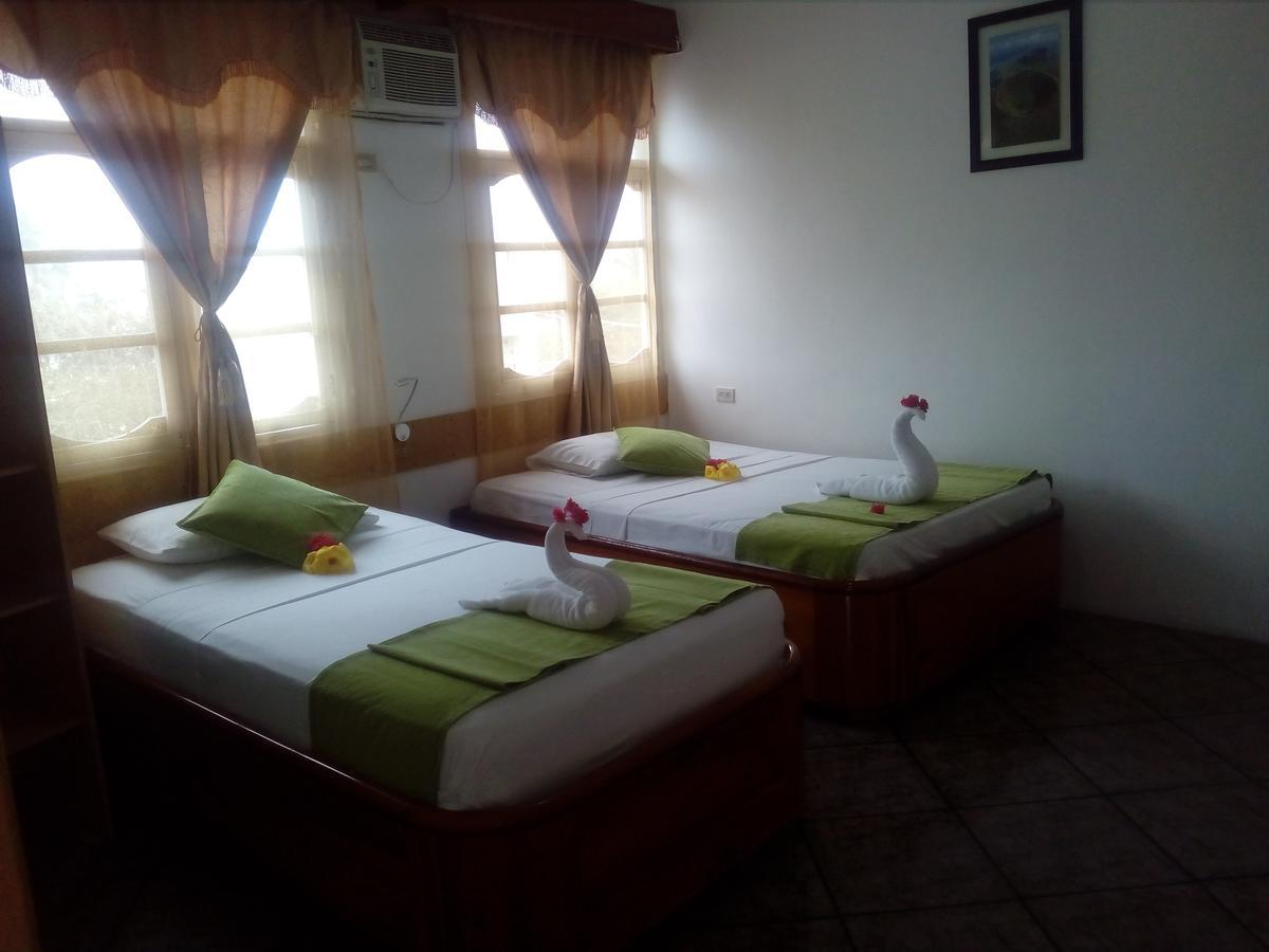 Hotel Crossman Puerto Ayora  Ngoại thất bức ảnh