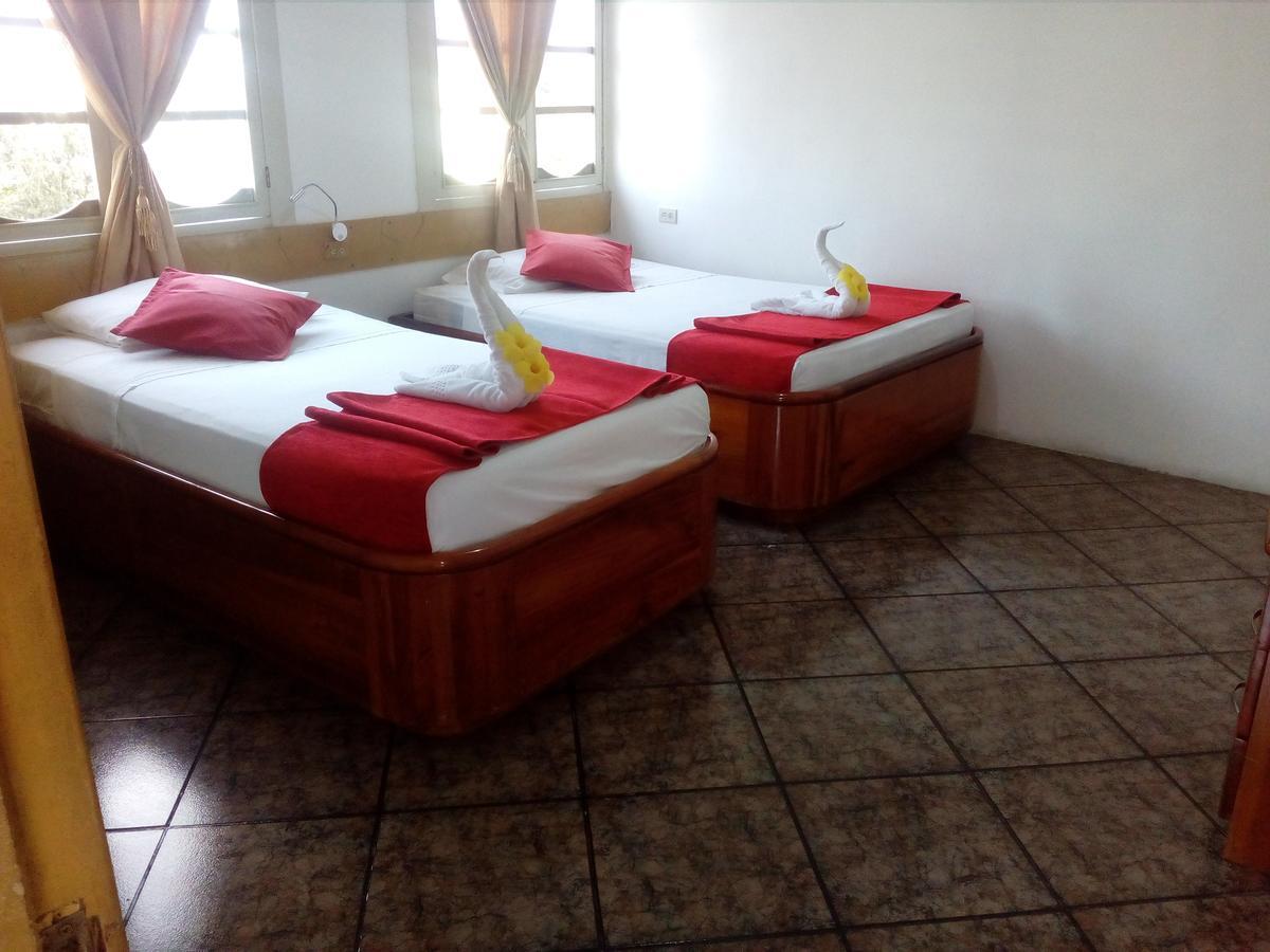 Hotel Crossman Puerto Ayora  Ngoại thất bức ảnh