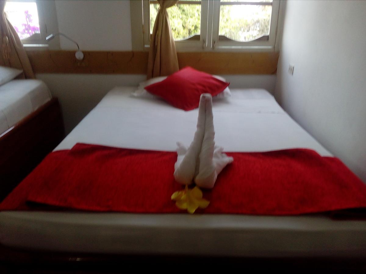 Hotel Crossman Puerto Ayora  Ngoại thất bức ảnh